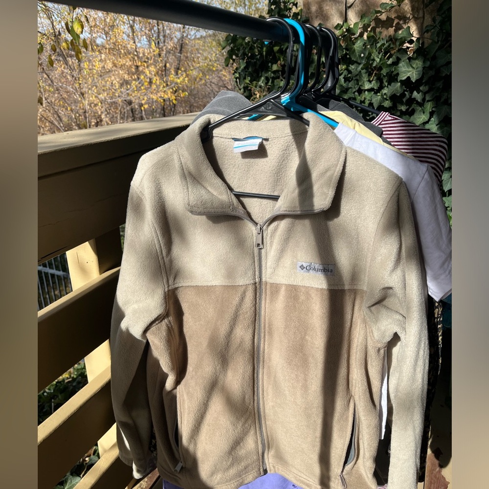 Beige men’s Columbia zip up jacket